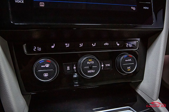 Volkswagen Passat 26 of 27