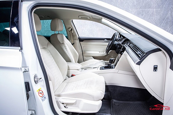Volkswagen Passat 17 of 27