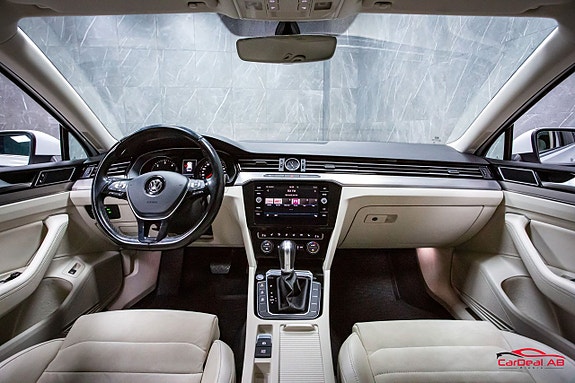 Volkswagen Passat 14 of 27