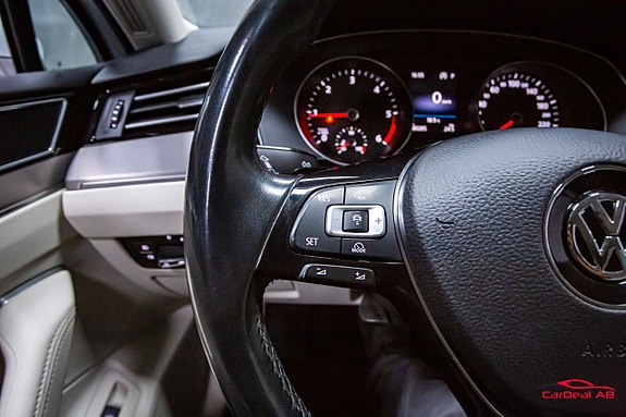 Volkswagen Passat 21 of 27