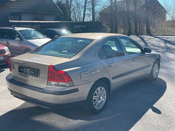 Volvo S60 4 of 7