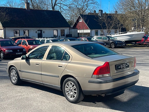 Volvo S60 3 of 7