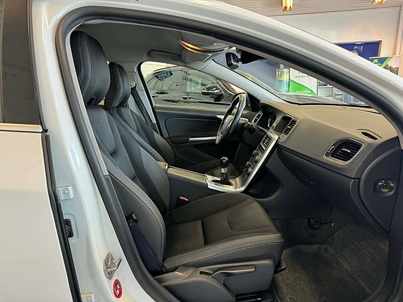 Volvo V60 12 of 21