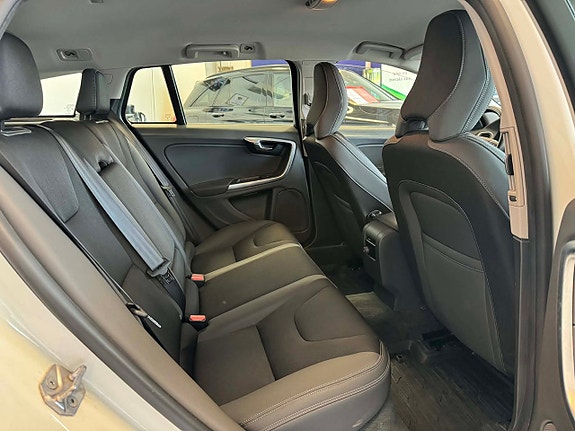 Volvo V60 11 of 21