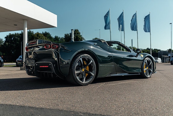 Ferrari SF90 Spider 15 of 29