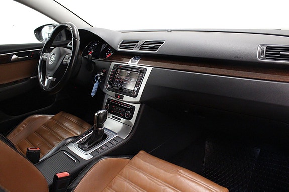 Volkswagen Passat 15 of 27