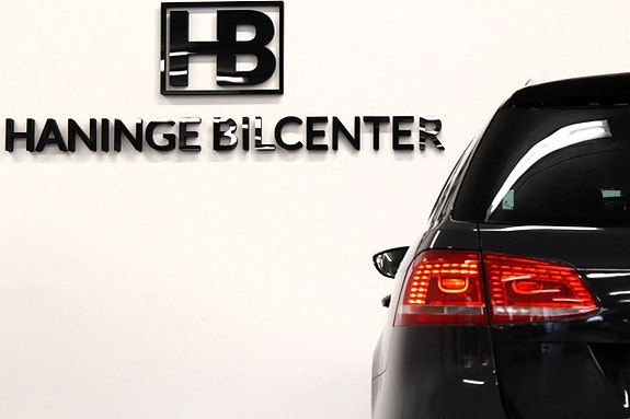 Volkswagen Passat 10 of 27