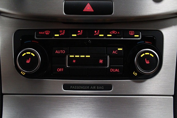 Volkswagen Passat 24 of 27