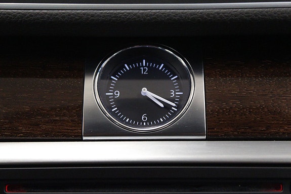 Volkswagen Passat 23 of 27