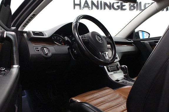 Volkswagen Passat 11 of 27