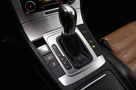 Volkswagen Passat 25 of 27