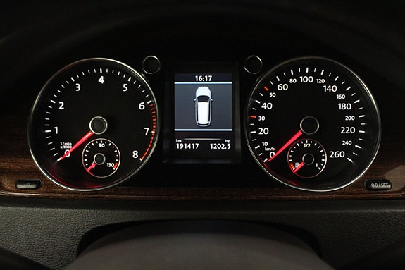 Volkswagen Passat 19 of 27