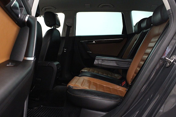 Volkswagen Passat 13 of 27