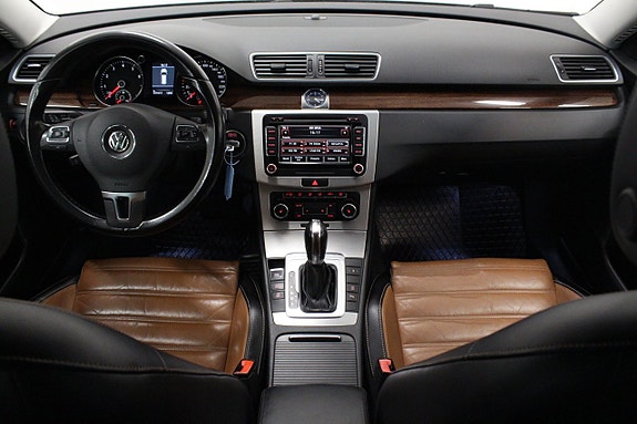 Volkswagen Passat 17 of 27