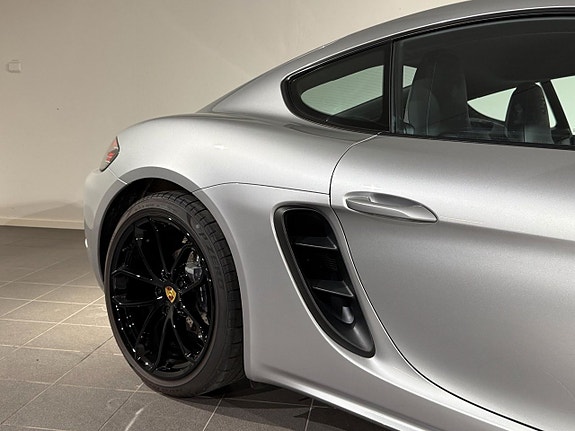 Porsche Cayman 8 of 22