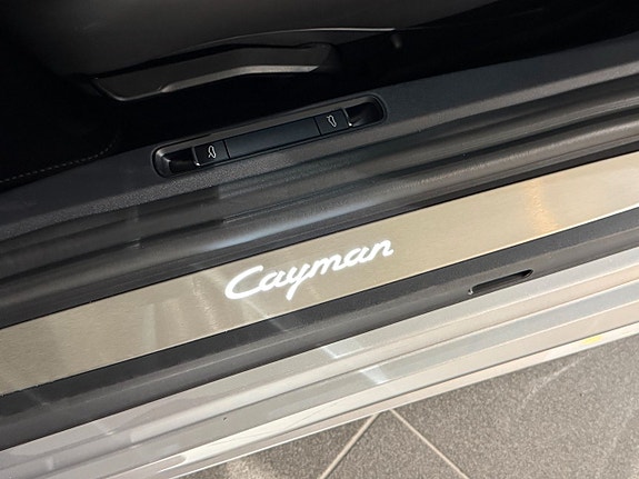 Porsche Cayman 14 of 22