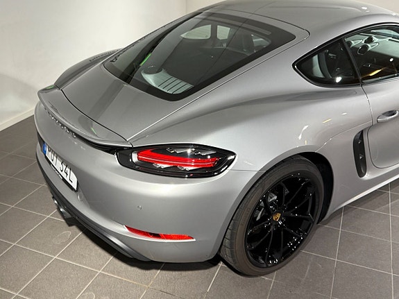 Porsche Cayman 10 of 22