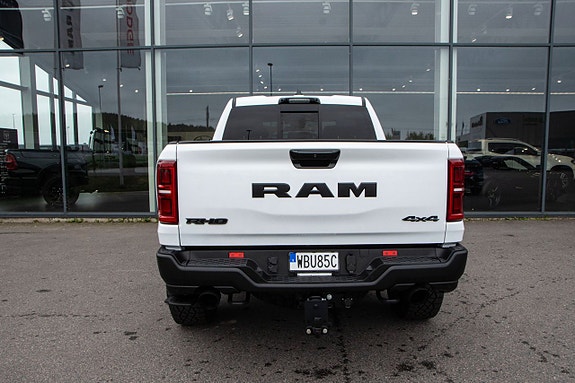 Dodge RAM 1500 5 of 5