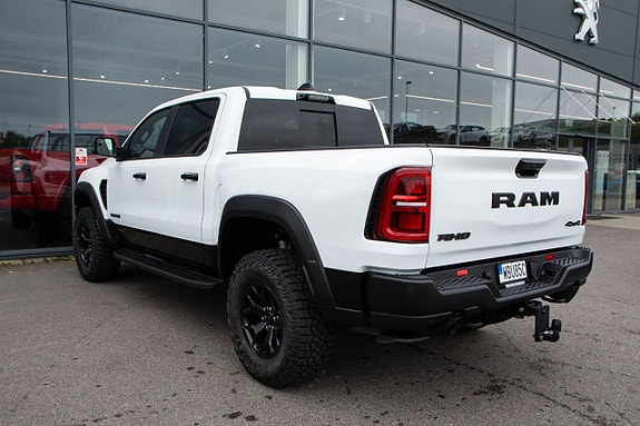 Dodge RAM 1500 6 of 13