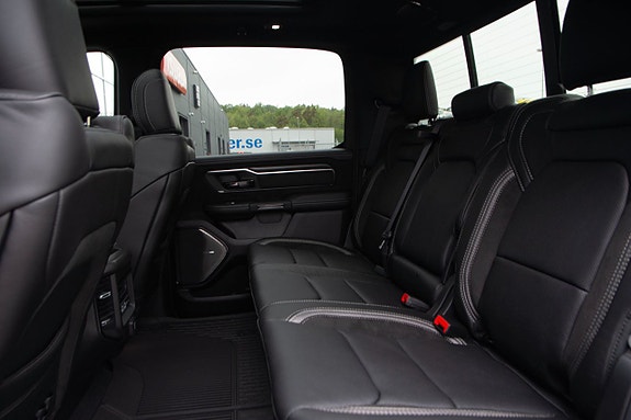 Dodge RAM 1500 13 of 13