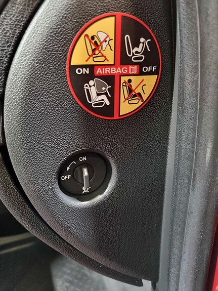 Renault Megane 17 of 19