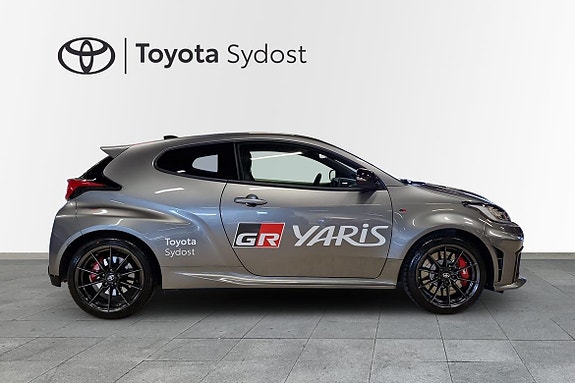 Toyota Yaris 3 of 21