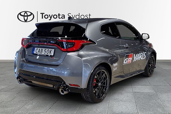 Toyota Yaris 7 of 21