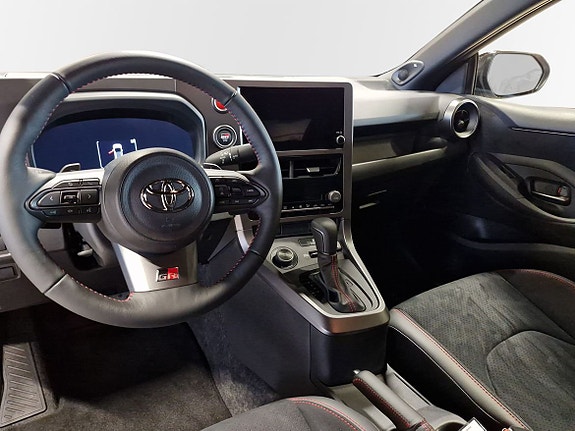 Toyota Yaris 10 of 21