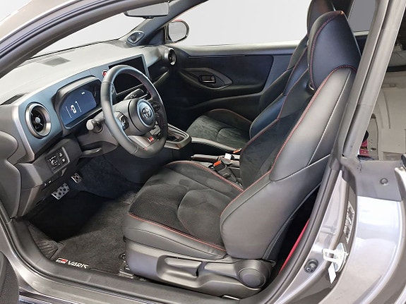 Toyota Yaris 9 of 21