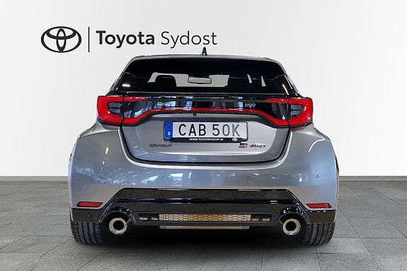 Toyota Yaris 6 of 21