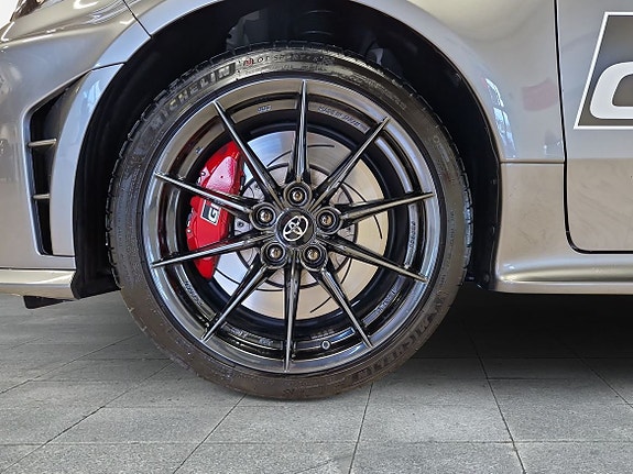 Toyota Yaris 8 of 21