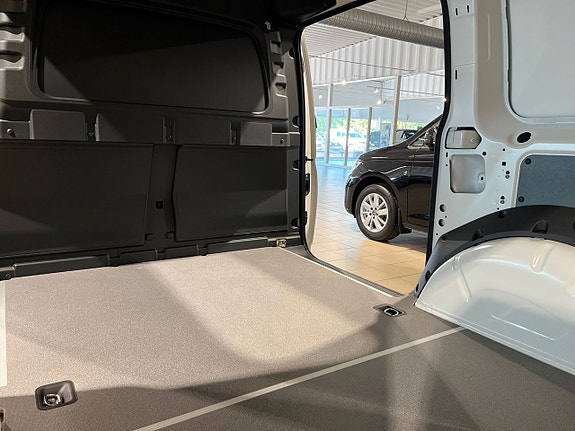 Volkswagen Caddy Maxi 12 of 14