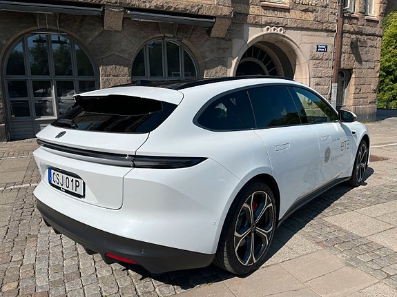 NIO ET5 5 of 8