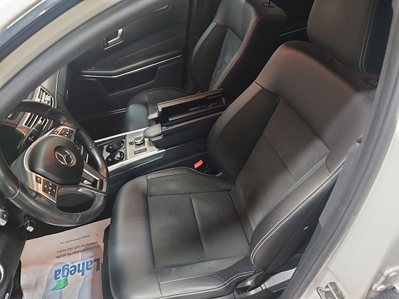 Mercedes-Benz E220 10 of 11