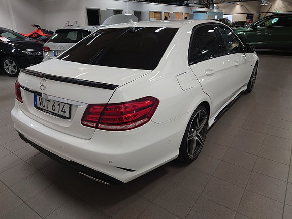 Mercedes-Benz E220 6 of 11