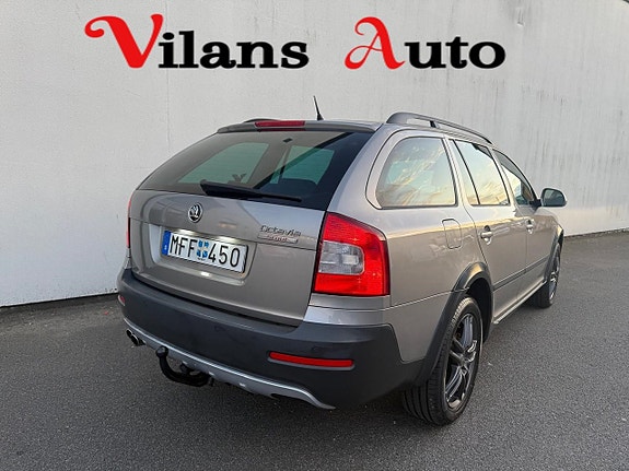 Skoda Octavia Scout 4 of 5