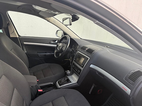 Skoda Octavia Scout 10 of 12