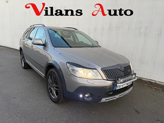 Skoda Octavia Scout 2 of 5