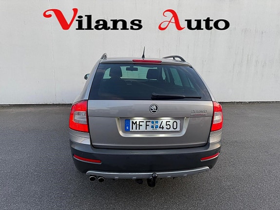 Skoda Octavia Scout 8 of 12