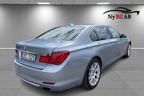 BMW 7-Serie 5 of 19
