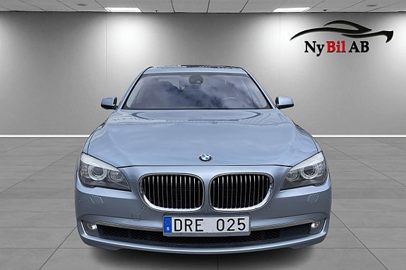 BMW 7-Serie 8 of 19