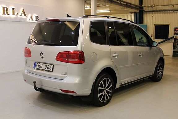Volkswagen Touran 4 of 5