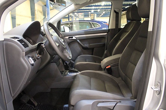 Volkswagen Touran 6 of 10