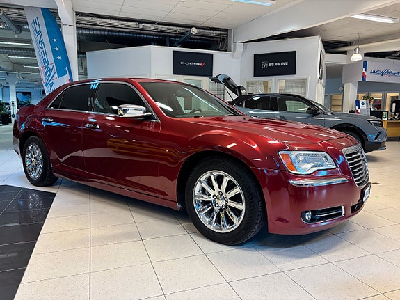 Chrysler 300C 4 of 29
