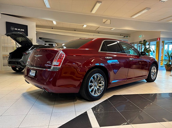Chrysler 300C 3 of 29