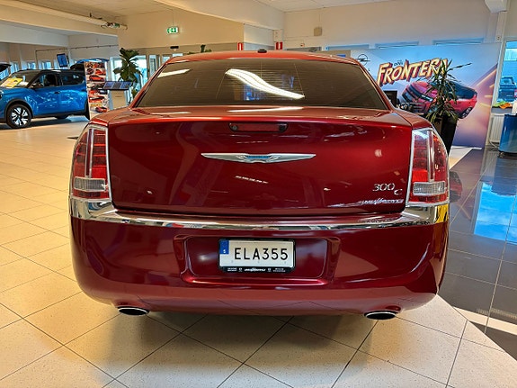 Chrysler 300C 27 of 29