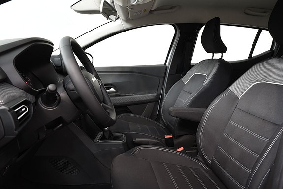 Dacia Sandero 8 of 29