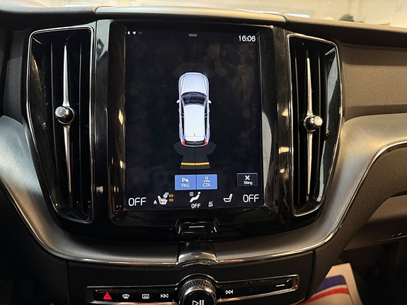 Volvo XC60 13 of 21