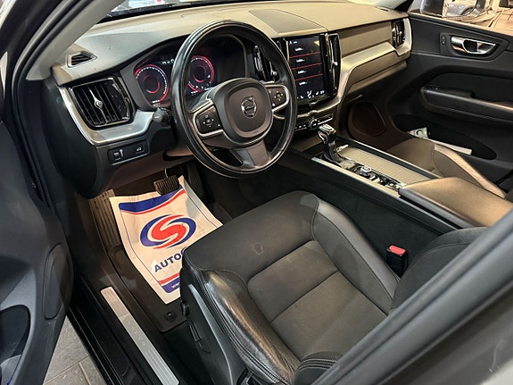 Volvo XC60 8 of 21