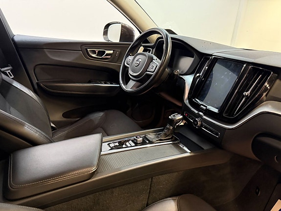 Volvo XC60 7 of 21
